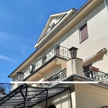 Spending A Splendid, Natural Time At A Mansion Oschatz