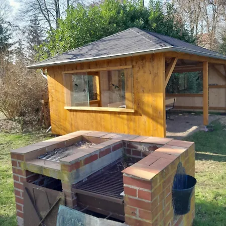 Spending A Splendid, Natural Time At A Mansion בית הארחה Oschatz