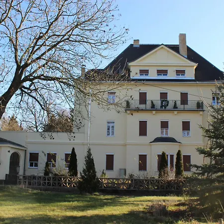 Spending A Splendid, Natural Time At A Mansion ゲストハウス Oschatz